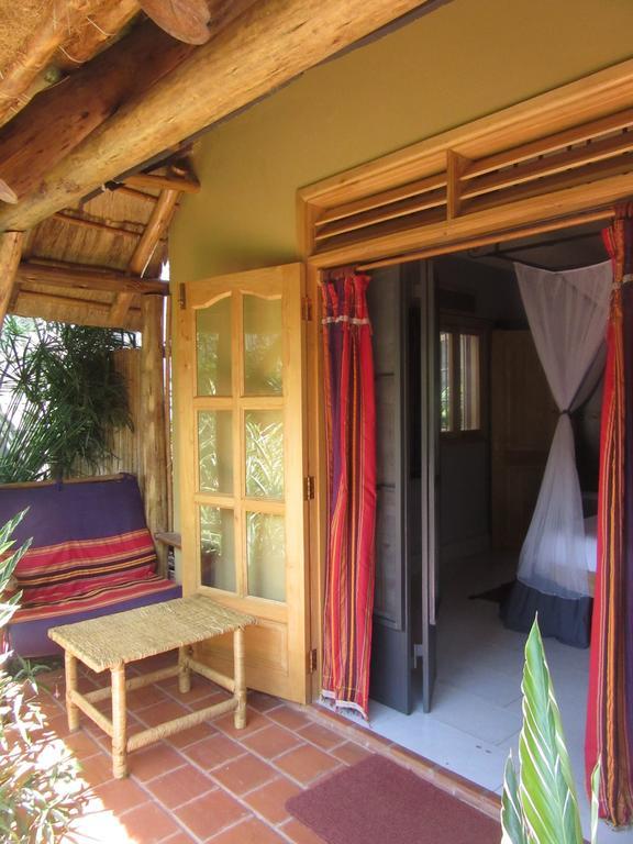 Precious Guesthouse Entebbe Exterior foto