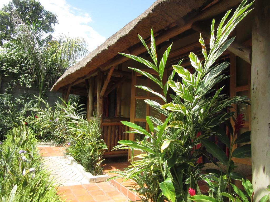 Precious Guesthouse Entebbe Exterior foto